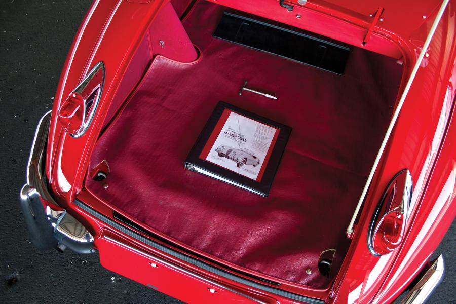  Jaguar XK140 MC Roadster 1956 года  (фото 22 из 44)